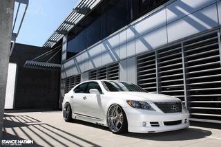 2010 Lexus LS460 от Job Design